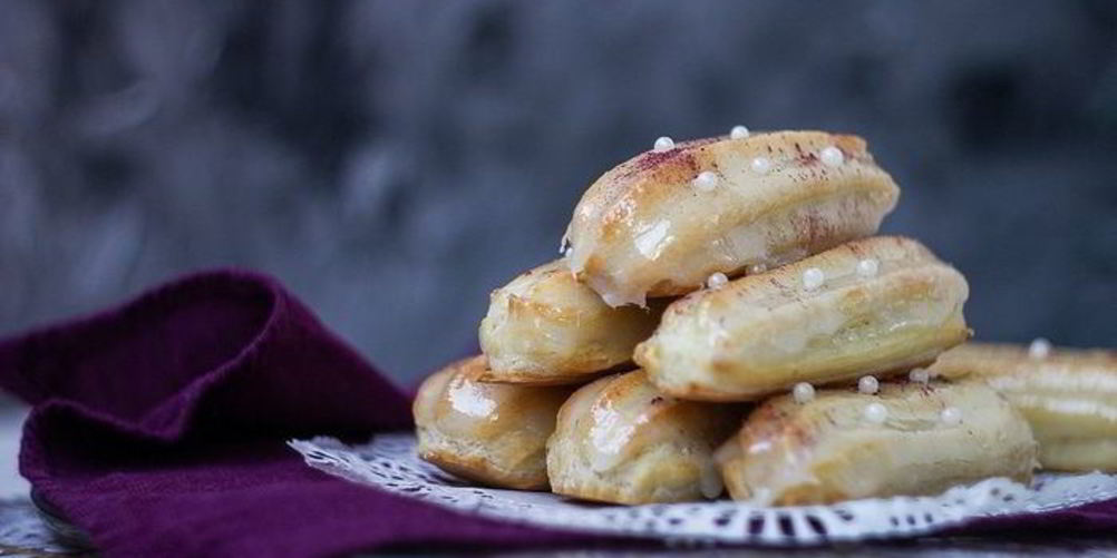 Рецепт эклеров с кремом шантильи и ванильной помадкой