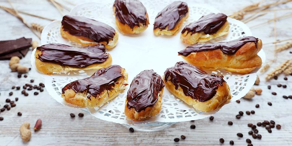 Рецепт эклеров с масляным кремом и шоколадной помадкой