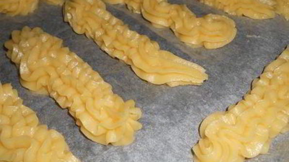 эклеры с ореховым кремом