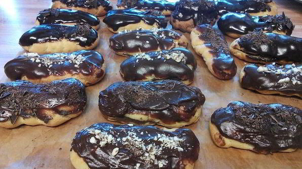 эклеры с шоколадным кремом патисьер