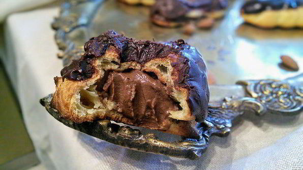 эклеры с шоколадным кремом патисьер