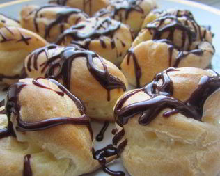 Эклеры с заварным кремом из пломбира