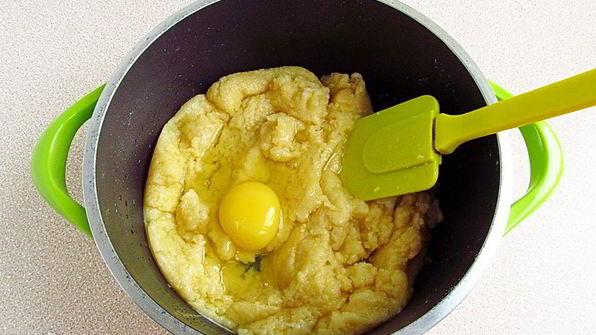 эклеры со сливочно-сметанным кремом