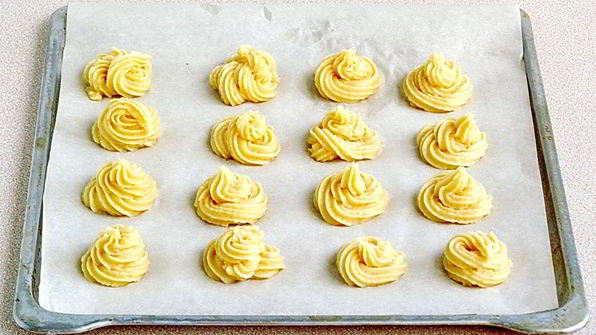 эклеры со сливочно-сметанным кремом