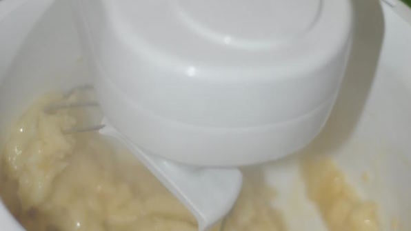 эклеры со взбитыми сливками и сгущенкой