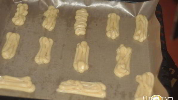 эклеры со взбитыми сливками и сгущенкой