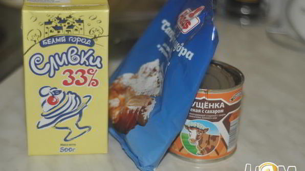 эклеры со взбитыми сливками и сгущенкой