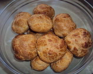 Заварные пирожные с ореховым кремом