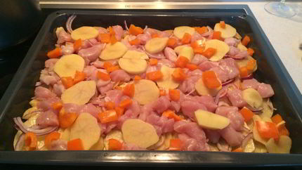 Картофельная запеканка с мясом и сладким луком