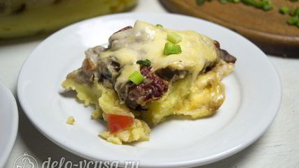 Картофельная запеканка с соусом