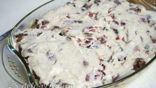 картофельная запеканка с соусом