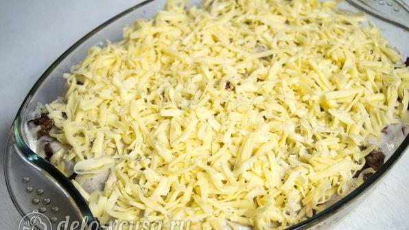 картофельная запеканка с соусом