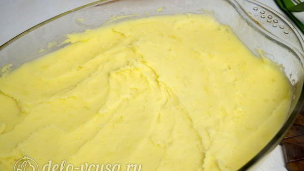 картофельная запеканка с соусом