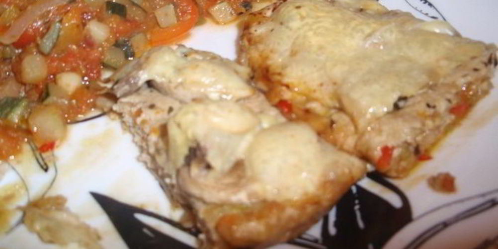 Рецепт куриной запеканки с грибами под сыром