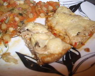 Куриная запеканка с грибами под сыром