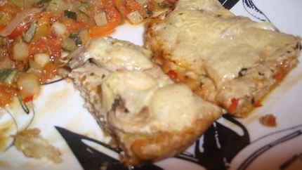 Куриная запеканка с грибами под сыром