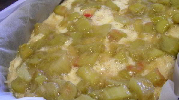 рисовая запеканка с ревенем и меренгой