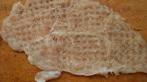 запеканка из куриных рулетиков с грибами под сливочной заливкой