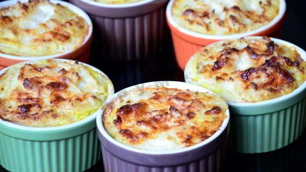 запеканка с семгой и картофельным пюре