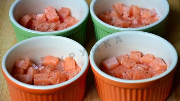 запеканка с семгой и картофельным пюре