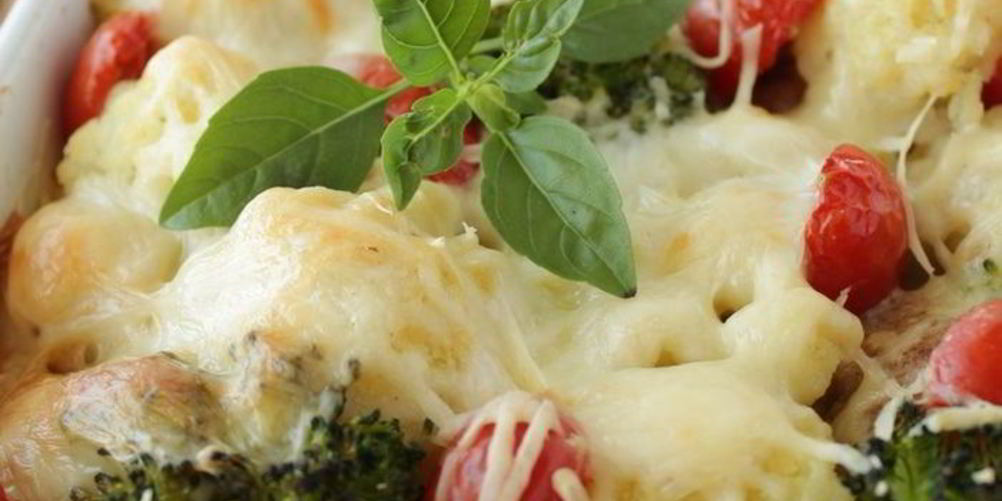 Рецепт запеканки с тефтелями, брокколи и цветной капустой