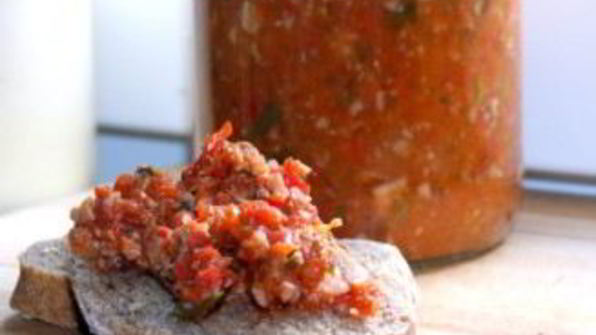 аджика с грецкими орехами