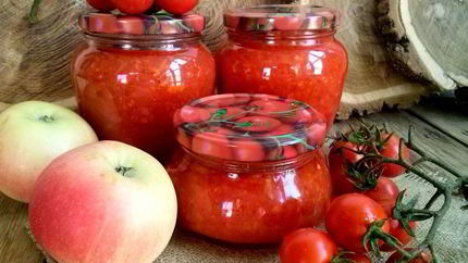 Аджика с морковкой и яблоками