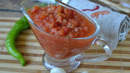 Аджика с яблоками и помидорами на зиму