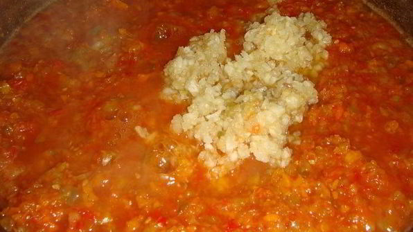 аджика с яблоками