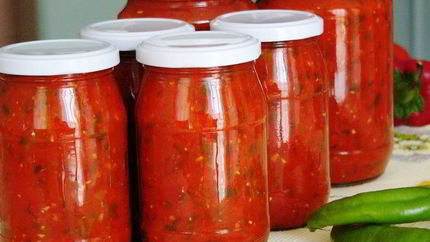 Ароматная аджика со сливами и травами