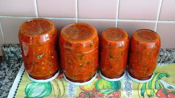 ароматная аджика со сливами и травами