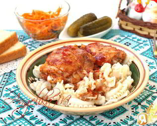 Куриные бедрышки запеченные с аджикой