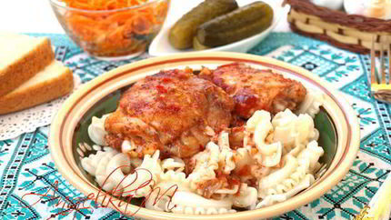 Куриные бедрышки запеченные с аджикой