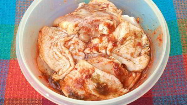 куриные бедрышки запеченные с аджикой