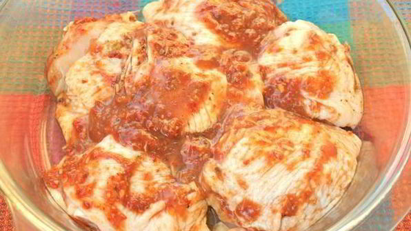 куриные бедрышки запеченные с аджикой