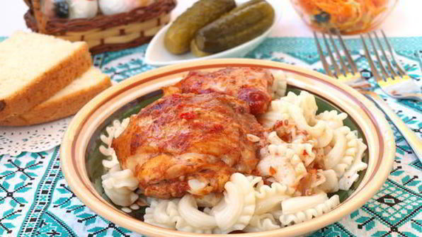 куриные бедрышки запеченные с аджикой