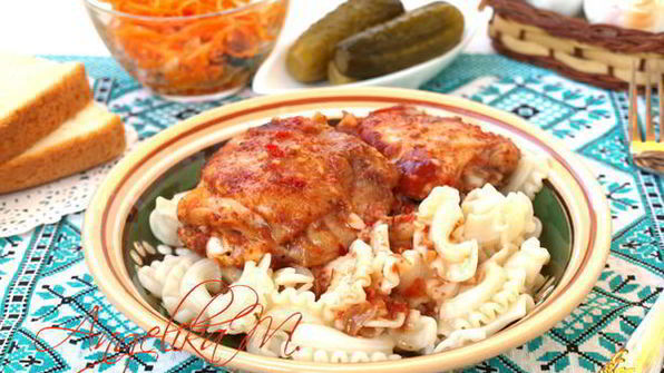 куриные бедрышки запеченные с аджикой