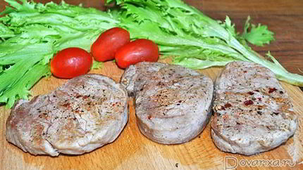 Медальоны из свиного филе с аджикой