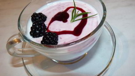 Десерт с ежевичным джемом