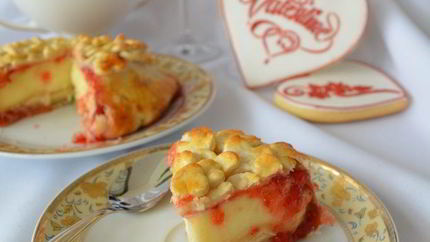 Камамбер с клубничным джемом