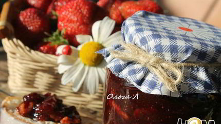 Клубничный джем с грецкими орехами