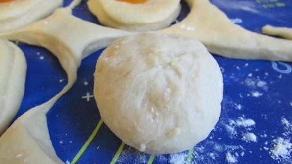 немецкие бухтели с джемом