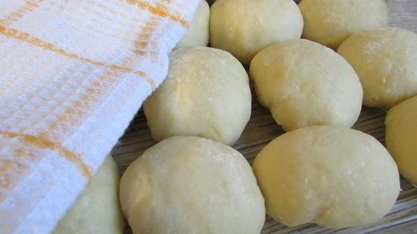 немецкие бухтели с джемом