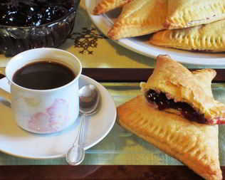 Творожные треугольники с джемом