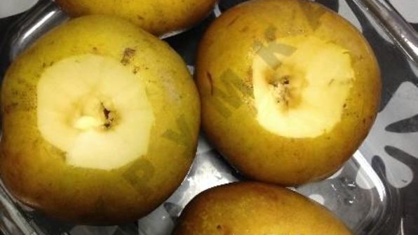 запеченные яблоки с орехами и джемом