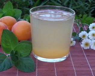 Абрикосовый компот с лимонным соком