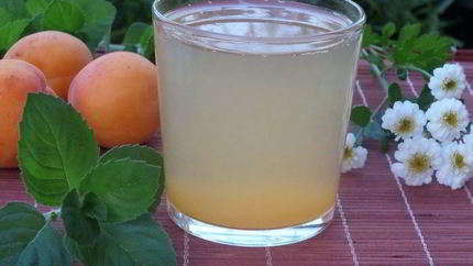 Абрикосовый компот с лимонным соком