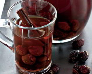 Компот из сухофруктов с шиповником