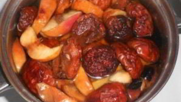 компот из сухофруктов с шиповником