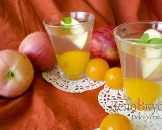 Компот из яблок и алычи